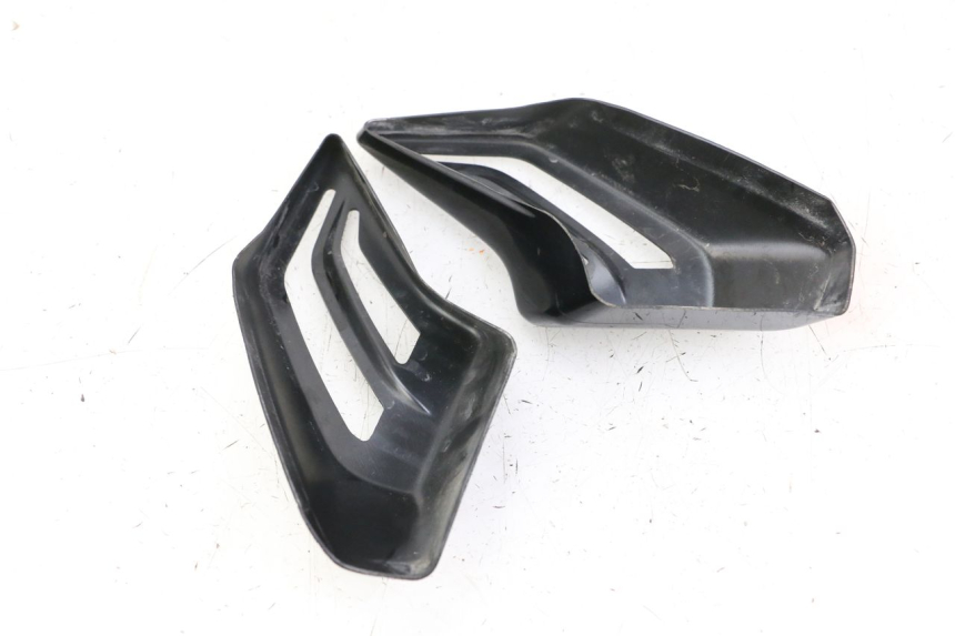 photo de OBUDOWA ŚWIATŁA TYLNEGO YAMAHA YP T-MAX TMAX 530 (2017 - 2020) - Zoom stanu zużycia