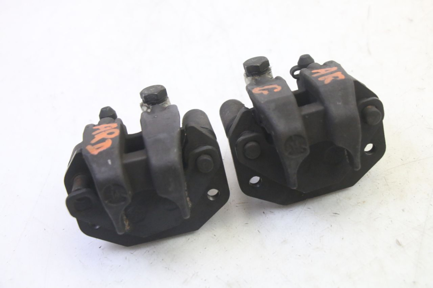 photo de ZACISK HAMULCA TYLNEGO QUADRO 4 4D 350 (2015 - 2018) - Zbliżenie techniczne