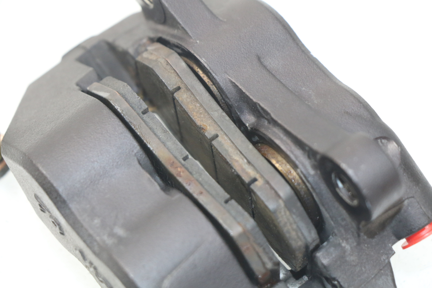 photo de ZACISK HAMULCA TYLNEGO MV AGUSTA BRUTALE R WALLY 910 (2008 - 2008) - Zbliżenie techniczne