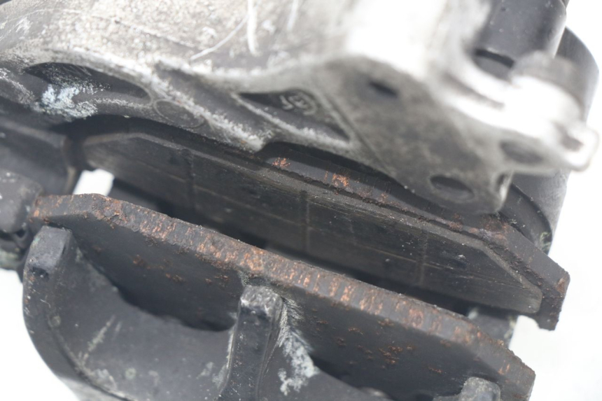 photo de ZACISK HAMULCA TYLNEGO HONDA CBR F SC21 1000 (1986 - 1992) - Zoom stanu zużycia