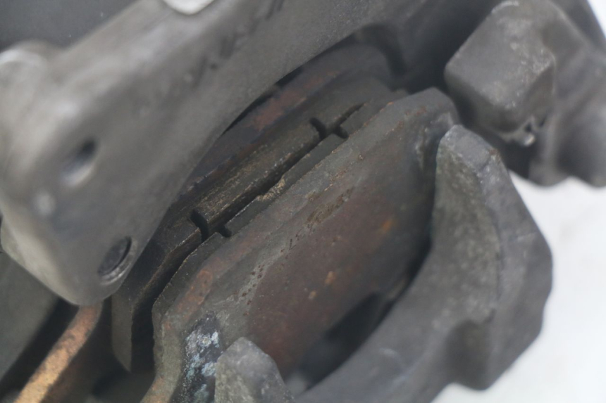 photo de ZACISK HAMULCA TYLNEGO HONDA FES PANTHEON 125 (2003 - 2007) - Zoom stanu zużycia