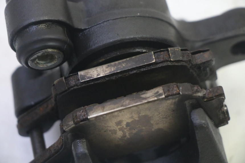 photo de ZACISK HAMULCA TYLNEGO YAMAHA FZ6 N FAZER 600 (2004 - 2006) - Punkty mocowania