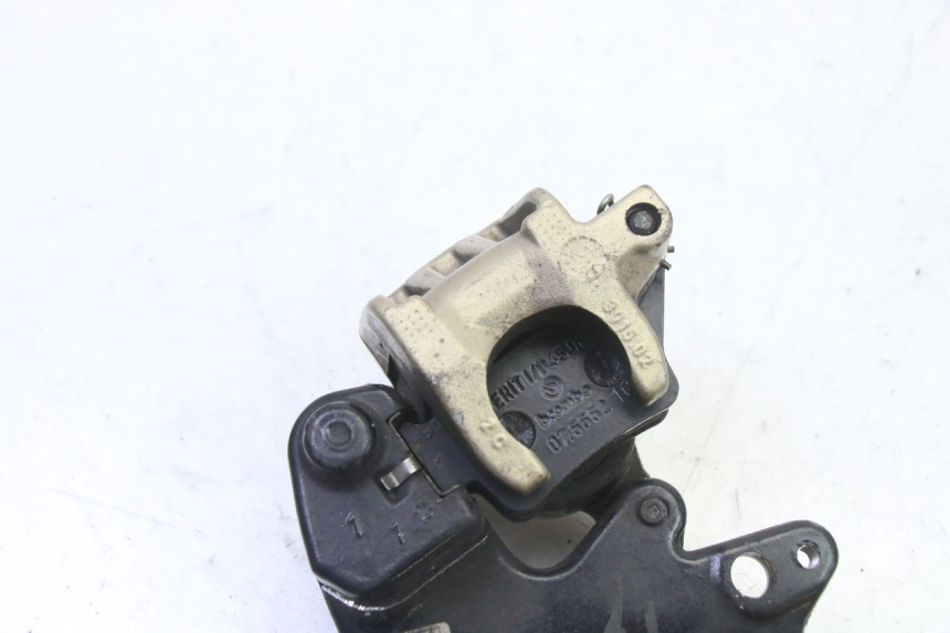 photo de ZACISK HAMULCA TYLNEGO BMW G310 R 310 (2016 - 2020) - Zbliżenie techniczne