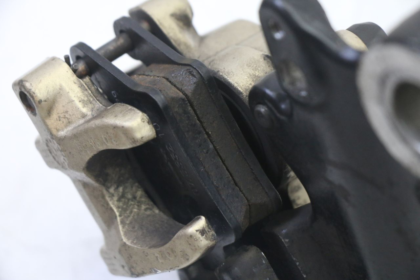 photo de ZACISK HAMULCA TYLNEGO BMW G310 R 310 (2016 - 2020) - Stan powierzchni