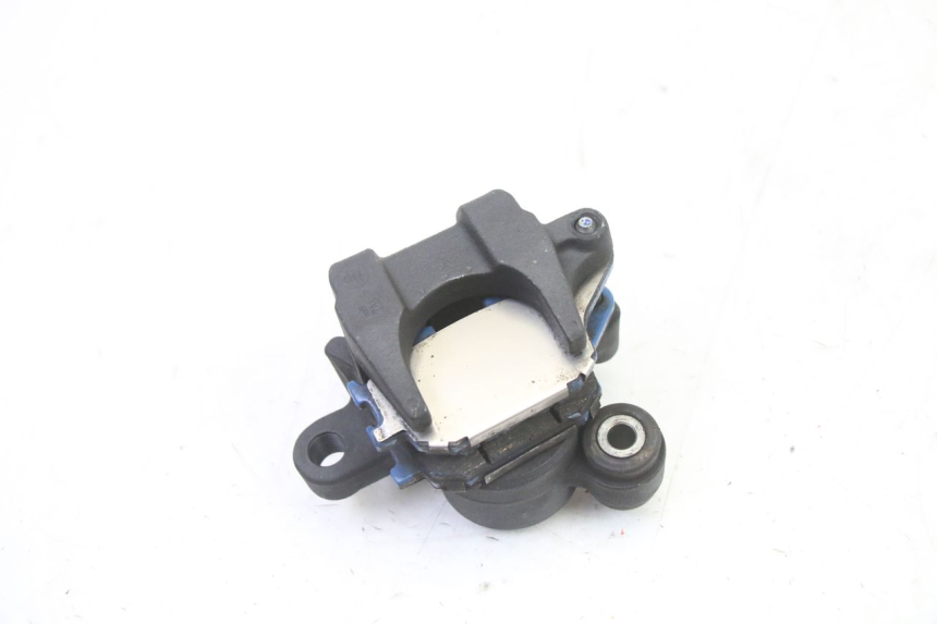 photo de ZACISK HAMULCA TYLNEGO SUZUKI GSR 750 (2011 - 2017) - Zbliżenie techniczne