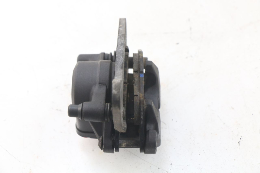 photo de ZACISK HAMULCA TYLNEGO MBK MW TRYPTIK 125 (2017 - 2022) - Zbliżenie techniczne