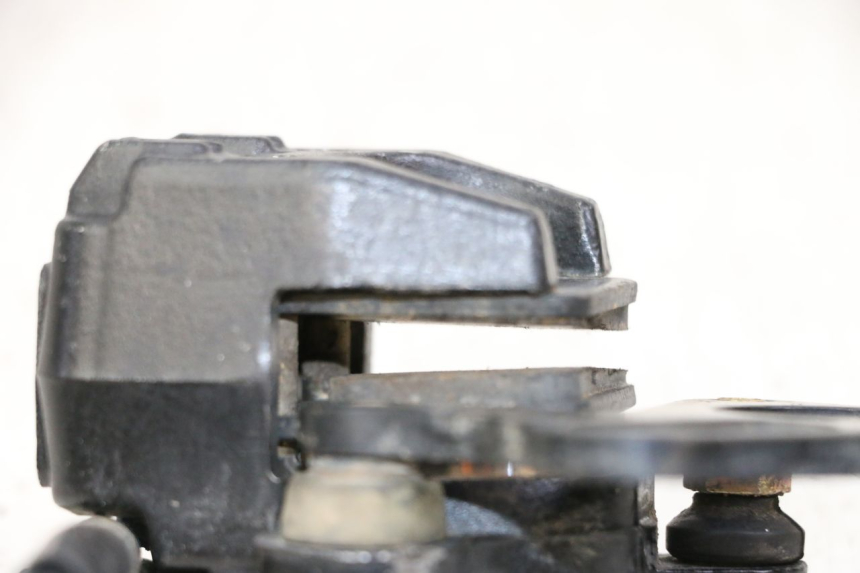 photo de ZACISK HAMULCA TYLNEGO APOLLO RFZ 125 - Zoom stanu zużycia