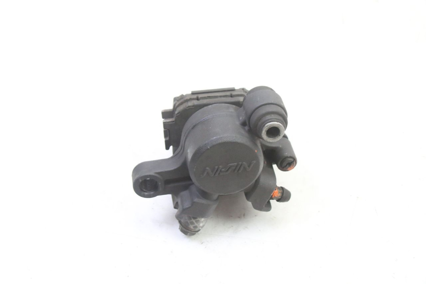 photo de ZACISK HAMULCA TYLNEGO SUZUKI SV S 650 (2003 - 2009) - Zbliżenie techniczne