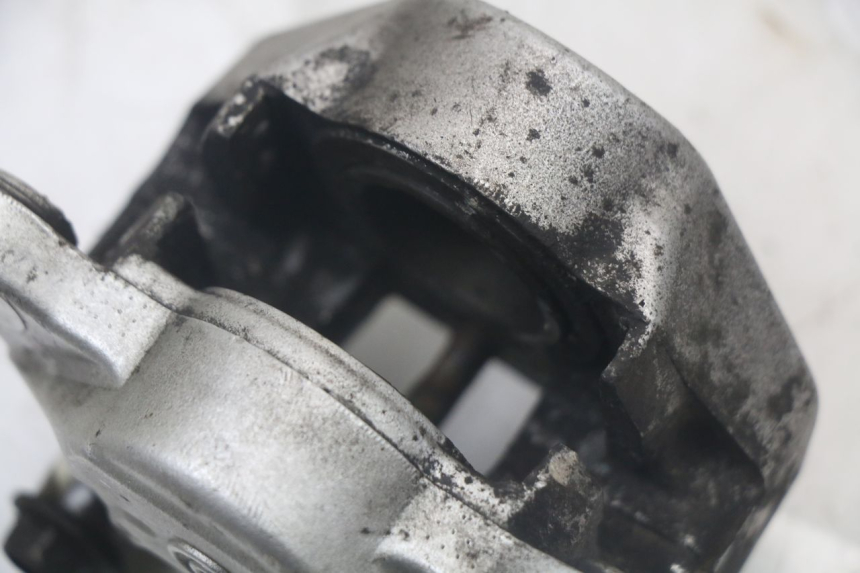 photo de ZACISK HAMULCA TYLNEGO YAMAHA XMAX X-MAX 125 (2006 - 2009) - Punkty mocowania