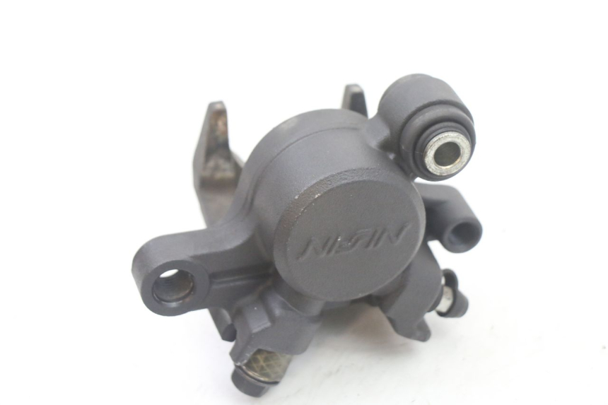 photo de ZACISK HAMULCA TYLNEGO YAMAHA XJ6 600 (2008 - 2016) - Inny kąt widzenia