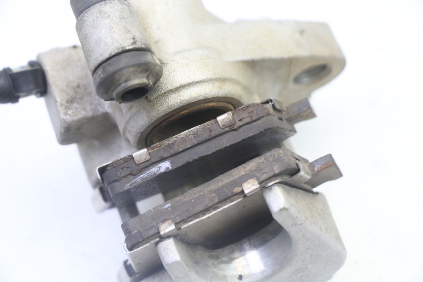 photo de ZACISK HAMULCA TYLNEGO YAMAHA YZF YZ-F 450 (2014 - 2016) - Zbliżenie techniczne