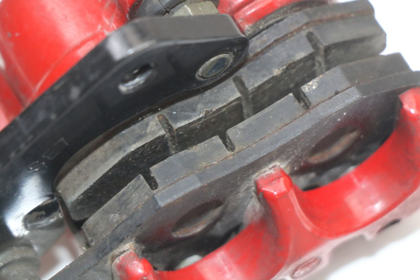 photo de ZACISK HAMULCA PRZEDNIEGO DAELIM A-FOUR 2T 50 (2005 - 2012) - Punkty mocowania