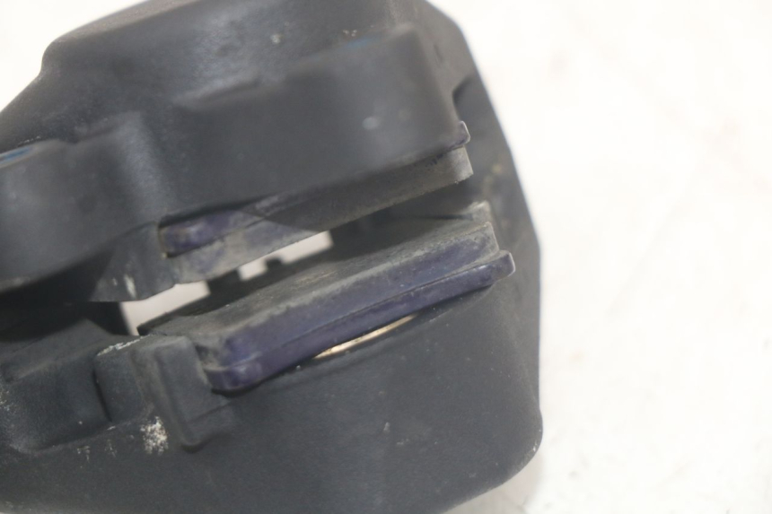 photo de ZACISK HAMULCA PRZEDNIEGO YAMAHA AEROX 2T 50 (2013 - 2017) - Zbliżenie techniczne