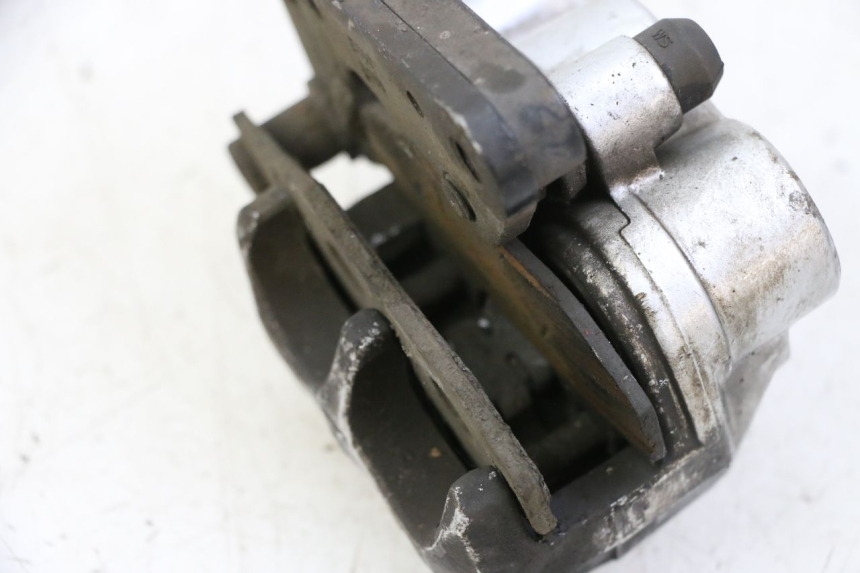 photo de ZACISK HAMULCA PRZEDNIEGO KYMCO AGILITY 4T 50 (2018 - 2022) - Inny kąt widzenia