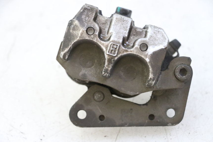 photo de ZACISK HAMULCA PRZEDNIEGO KYMCO AGILITY 4T 50 (2018 - 2022) - Zbliżenie techniczne