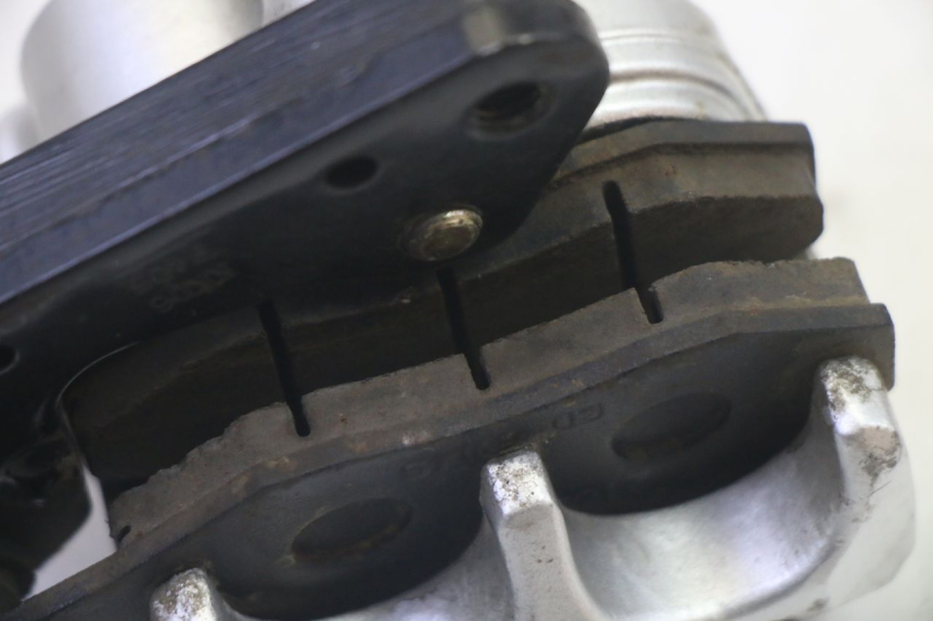 photo de ZACISK HAMULCA PRZEDNIEGO KYMCO AGILITY 4T 50 (2018 - 2022) - Punkty mocowania