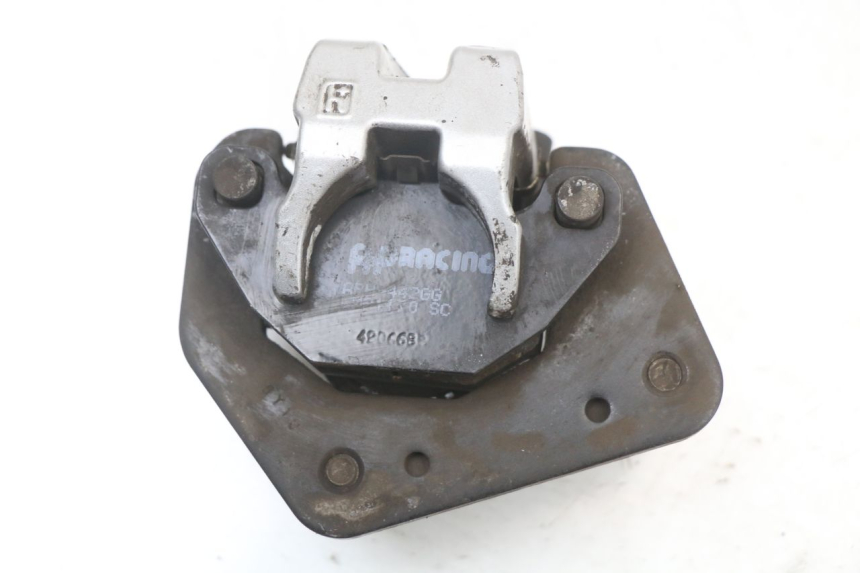 photo de ZACISK HAMULCA PRZEDNIEGO KYMCO AGILITY FR 2T 50 (2012 - 2017) - Zbliżenie techniczne