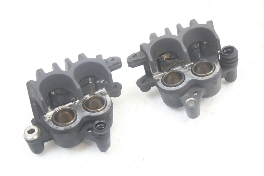 photo de ZACISK HAMULCA PRZEDNIEGO KAWASAKI ER-6 ER6 N 650 (2012 - 2016) - Zbliżenie techniczne