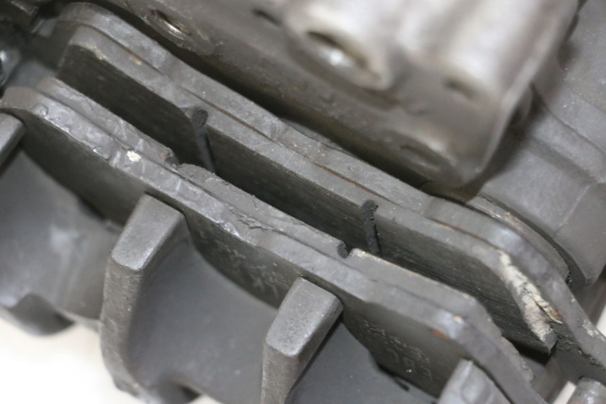 photo de ZACISK HAMULCA PRZEDNIEGO HONDA FES S-WING SWING ABS 125 (2007 - 2015) - Inny kąt widzenia