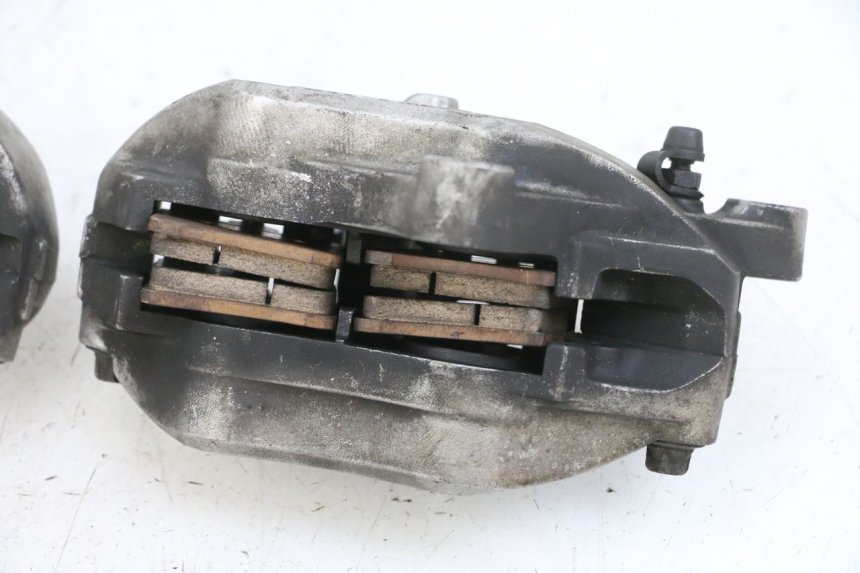 photo de ZACISK HAMULCA PRZEDNIEGO YAMAHA FJR ABS 1300 (2006 - 2012) - Inny kąt widzenia