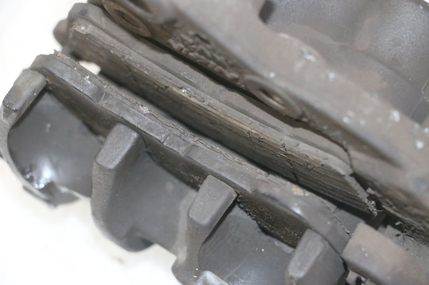 photo de ZACISK HAMULCA PRZEDNIEGO HONDA FORZA ABS 300 (2013 - 2017) - Inny kąt widzenia