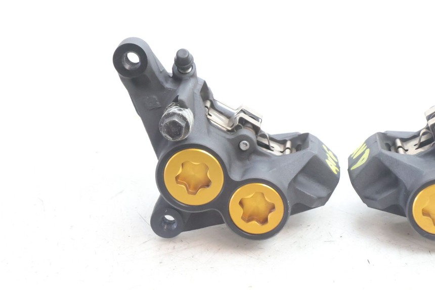 photo de ZACISK HAMULCA PRZEDNIEGO YAMAHA FZ8 800 (2010 - 2016) - Inny kąt widzenia