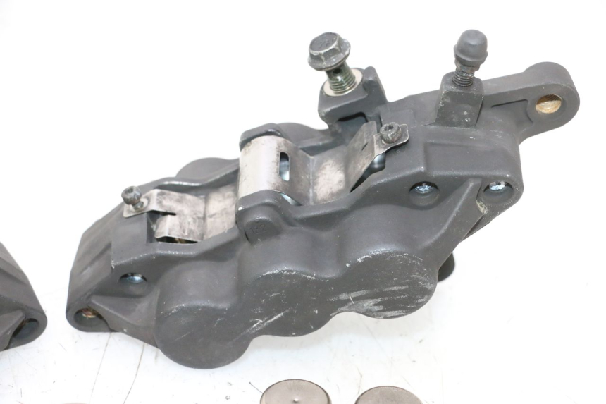 photo de PRZEDNI ZACISK HAMULCOWY SUZUKI GSF N BANDIT 1200 (2001 - 2005) - Widok produktu