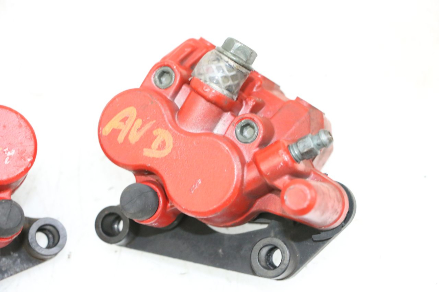 photo de ZACISK HAMULCA PRZEDNIEGO JM MOTORS GTS 125 (2015 - 2019) - Struktura - zbliżenie