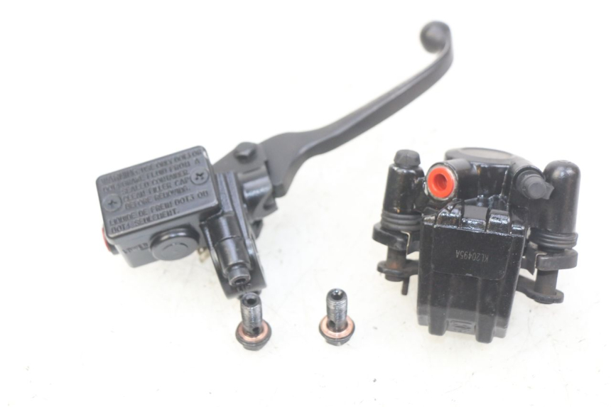 photo de ZACISK HAMULCA PRZEDNIEGO PEUGEOT KISBEE 4T 50 (2018 - 2022) - Zbliżenie techniczne