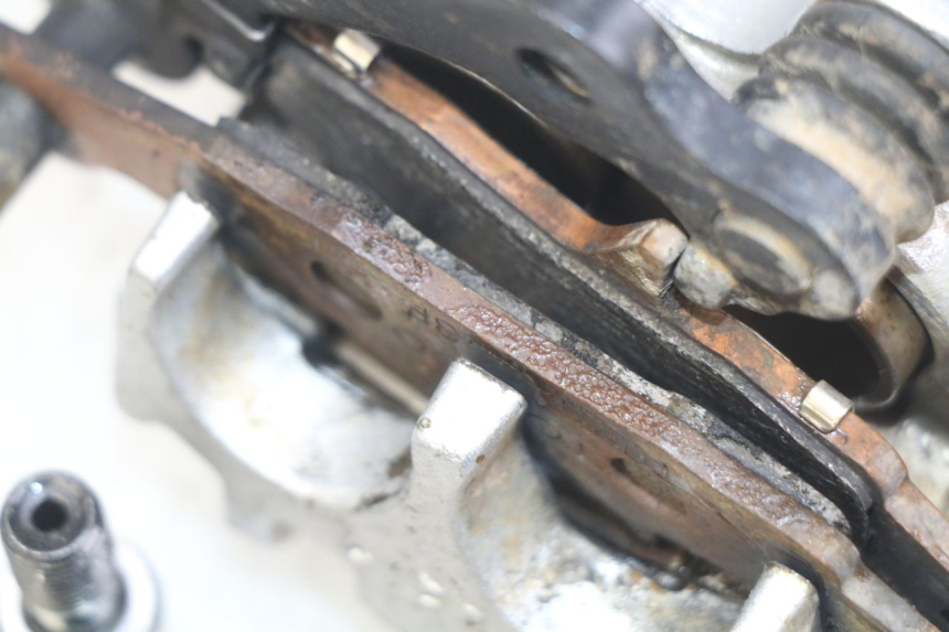 photo de ZACISK HAMULCA PRZEDNIEGO KAWASAKI KX 85 (2001 - 2013) - Zoom stanu zużycia