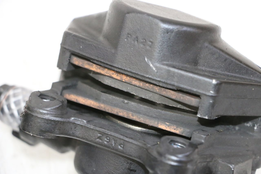 photo de ZACISK HAMULCA PRZEDNIEGO PIAGGIO MP3 HPE 310 (2024 - 2025) - Inny kąt widzenia