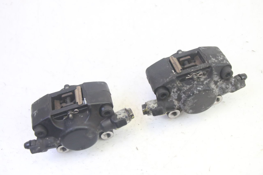 photo de ZACISK HAMULCA PRZEDNIEGO PIAGGIO MP3 HPE 350 (2018 - 2020) - Inny kąt widzenia