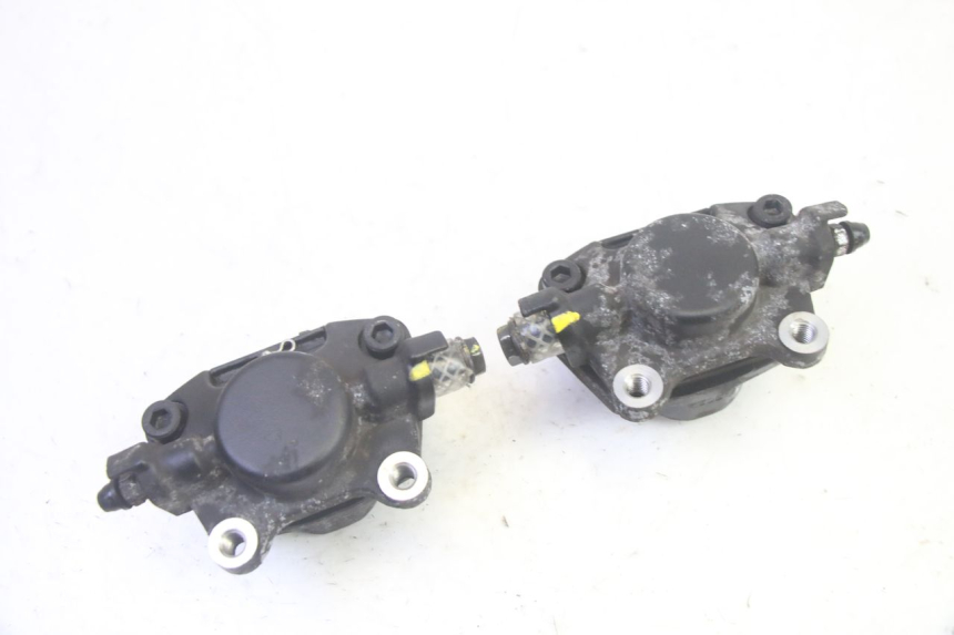 photo de ZACISK HAMULCA PRZEDNIEGO PIAGGIO MP3 HPE 350 (2018 - 2020) - Zbliżenie techniczne