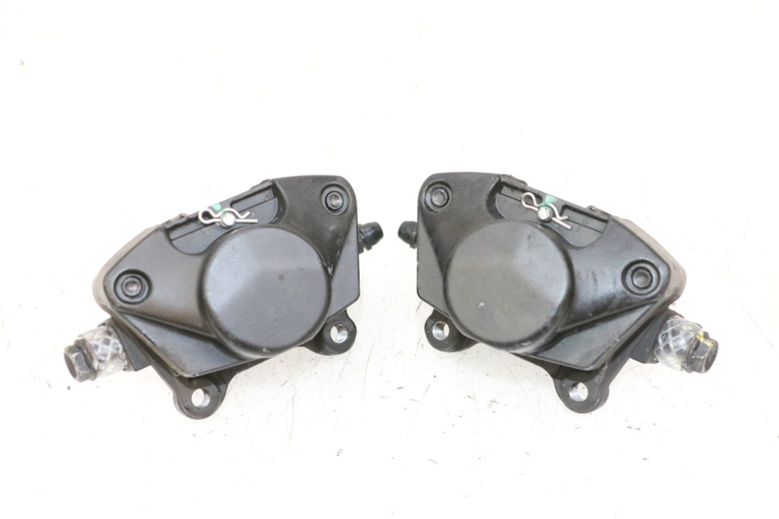 photo de ZACISK HAMULCA PRZEDNIEGO PIAGGIO MP3 HPE 300 (2019 - 2026) - Punkty mocowania