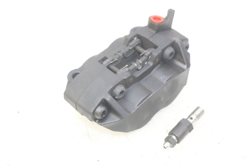 photo de ZACISK HAMULCA PRZEDNIEGO YAMAHA MT ABS 125 (2014 - 2018) - Zbliżenie techniczne