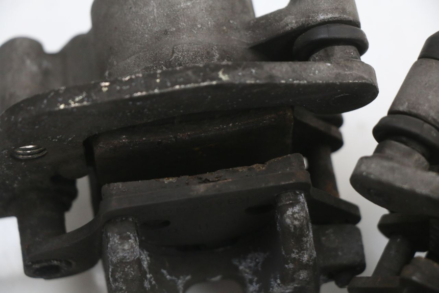 photo de ZACISK HAMULCA PRZEDNIEGO MBK MW TRYPTIK 125 (2014 - 2016) - Punkty mocowania