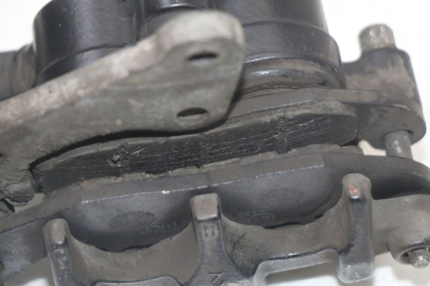 photo de ZACISK HAMULCA PRZEDNIEGO PIAGGIO LIBERTY IGET 4T 50 (2021 - 2025) - Punkty mocowania