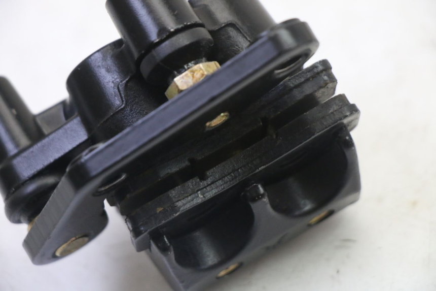 photo de ZACISK HAMULCA PRZEDNIEGO APOLLO RFZ 125 - Punkty mocowania