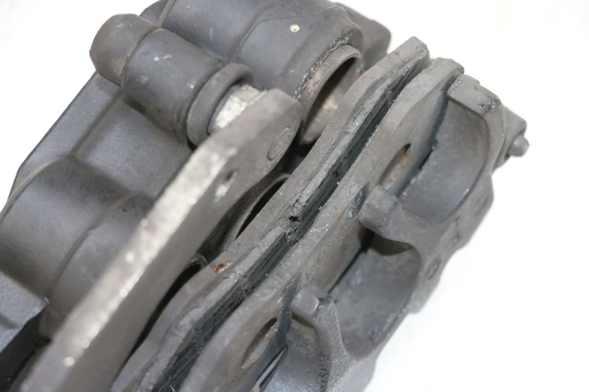 photo de ZACISK HAMULCA PRZEDNIEGO PEUGEOT SATELIS 125 (2013 - 2018) - Inny kąt widzenia