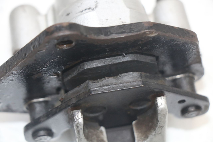 photo de ZACISK HAMULCA PRZEDNIEGO DERBI SENDA SM DRD X-TREME 50 (2011 - 2017) - Punkty mocowania