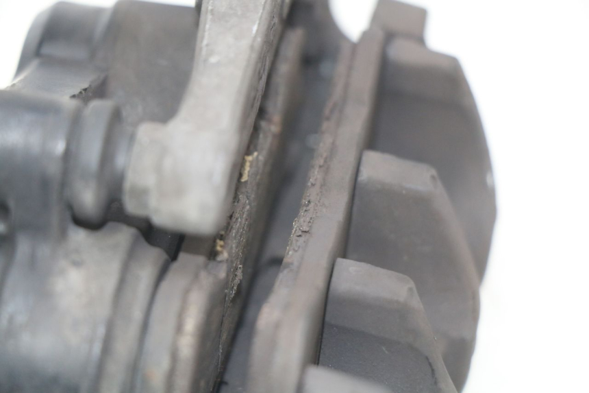 photo de ZACISK HAMULCA PRZEDNIEGO SUZUKI SIXTEEN 125 (2008 - 2010) - Szczegół części