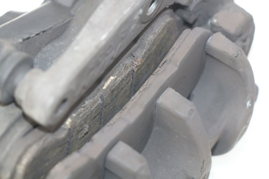 photo de ZACISK HAMULCA PRZEDNIEGO SUZUKI SIXTEEN 125 (2008 - 2010) - Inny kąt widzenia