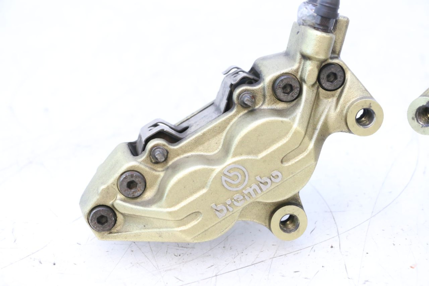 photo de PRZEDNI ZACISK HAMULCOWY DUCATI SS IE DS CARENEE 1000 (2002 - 2006) - Zbliżenie komponentów