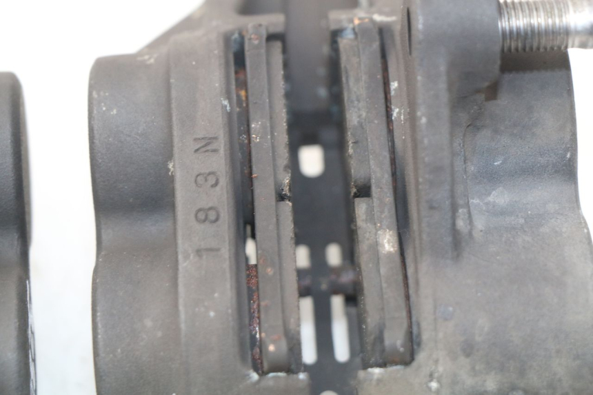 photo de ZACISK HAMULCA PRZEDNIEGO YAMAHA TDM ABS 900 (2002 - 2014) - Zoom stanu zużycia