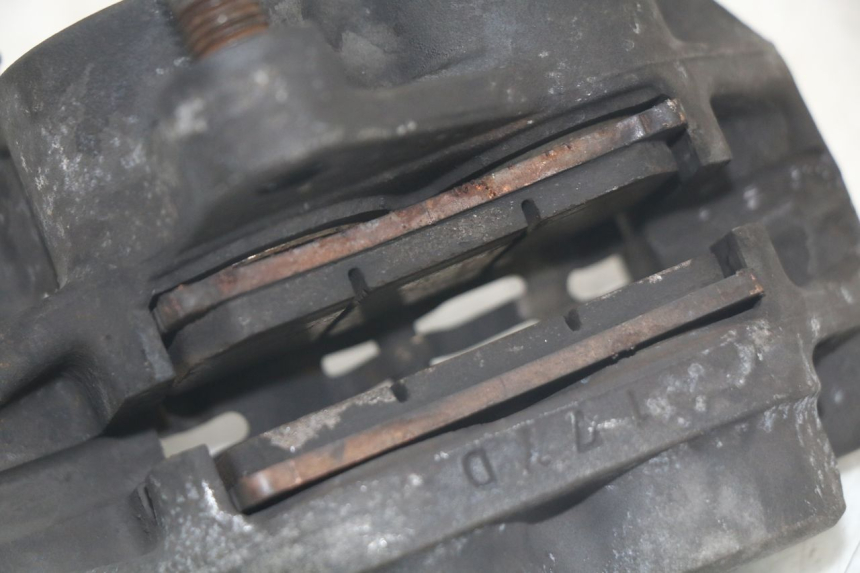 photo de ZACISK HAMULCA PRZEDNIEGO YAMAHA TDM ABS 900 (2002 - 2014) - Szczegóły charakterystyczne