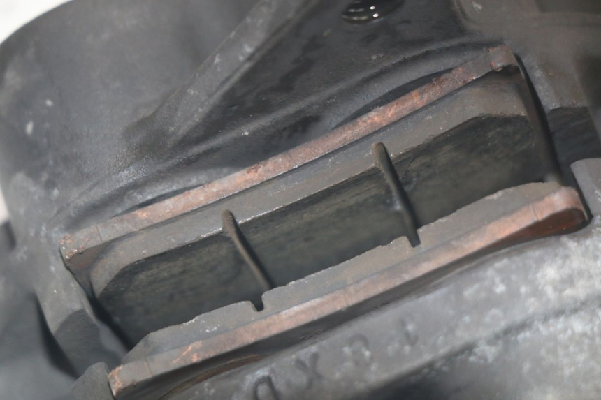 photo de ZACISK HAMULCA PRZEDNIEGO YAMAHA TDM ABS 900 (2002 - 2014) - Struktura - zbliżenie