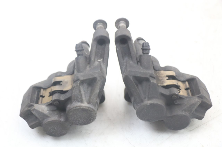 photo de ZACISK HAMULCA PRZEDNIEGO YAMAHA TDM ABS 900 (2002 - 2014) - Zbliżenie techniczne