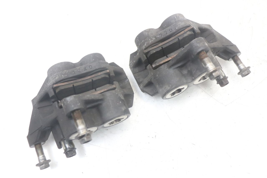 photo de ZACISK HAMULCA PRZEDNIEGO YAMAHA TDM ABS 900 (2002 - 2014) - Punkty mocowania