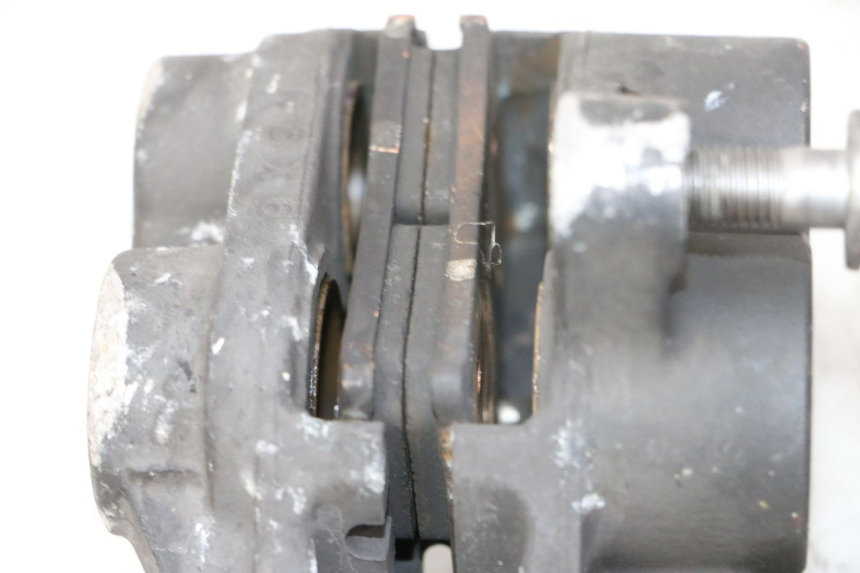 photo de ZACISK HAMULCA PRZEDNIEGO YAMAHA TDM ABS 900 (2002 - 2014) - Zbliżenie techniczne