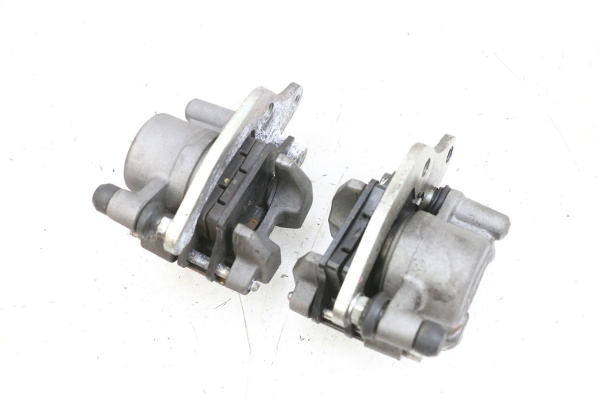 photo de ZACISK HAMULCA PRZEDNIEGO YAMAHA TRICITY 300 (2020 - 2024) - Szczegół części